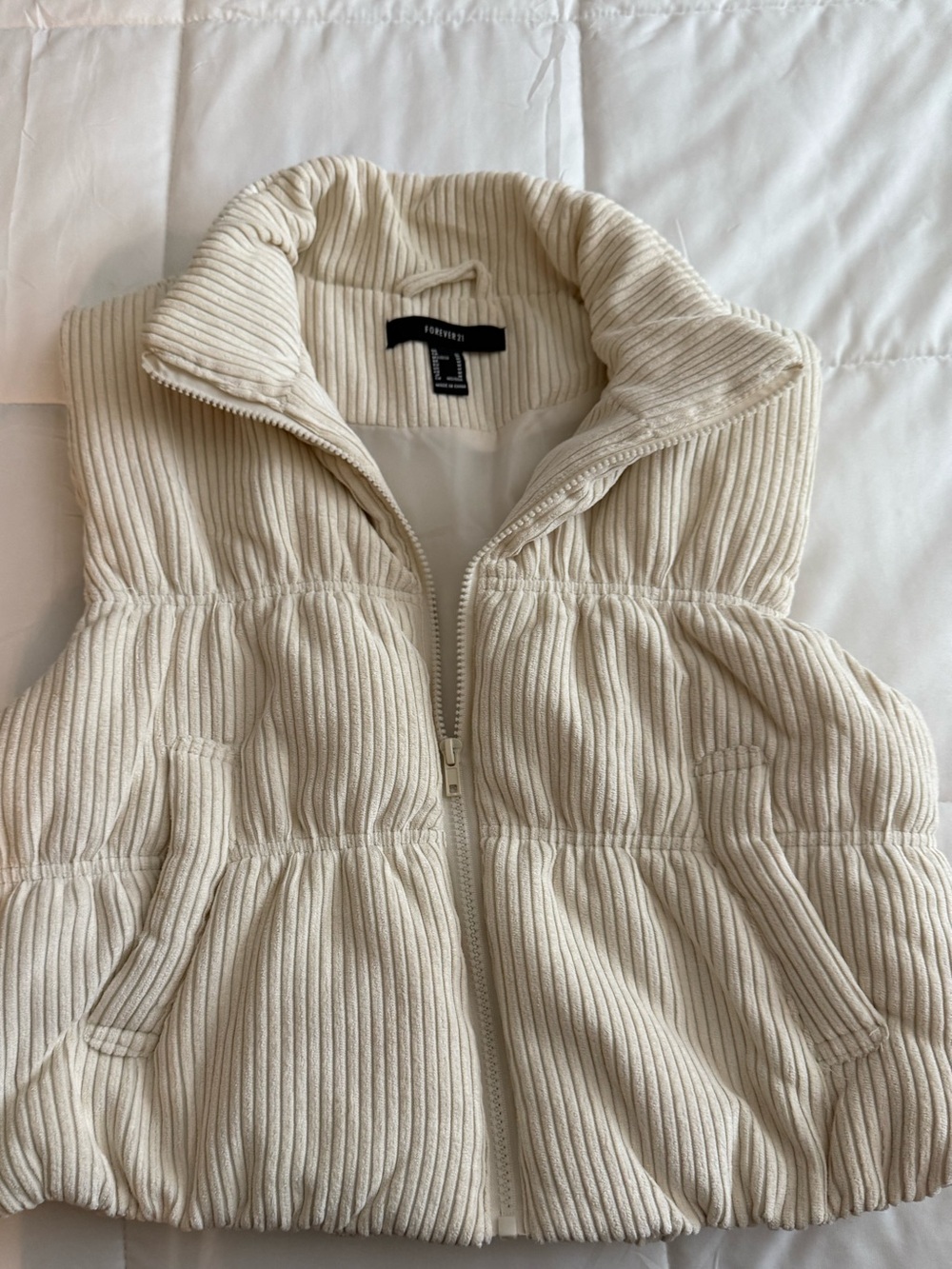 Forever 21 Cream Ribbed Puffer Vest Size M
